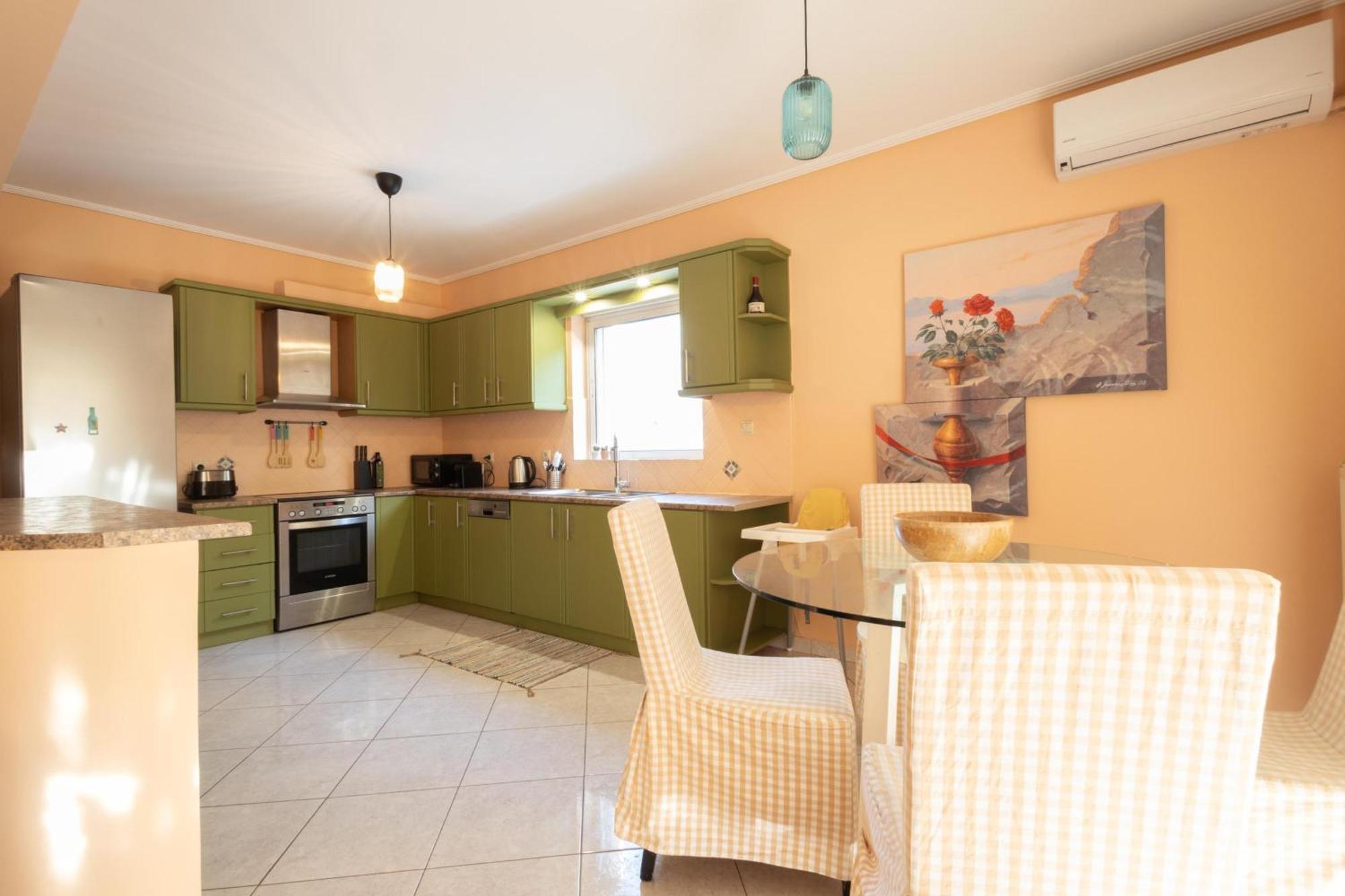 Luxury And Spacious Apt For 6 Guests أثينا المظهر الخارجي الصورة
