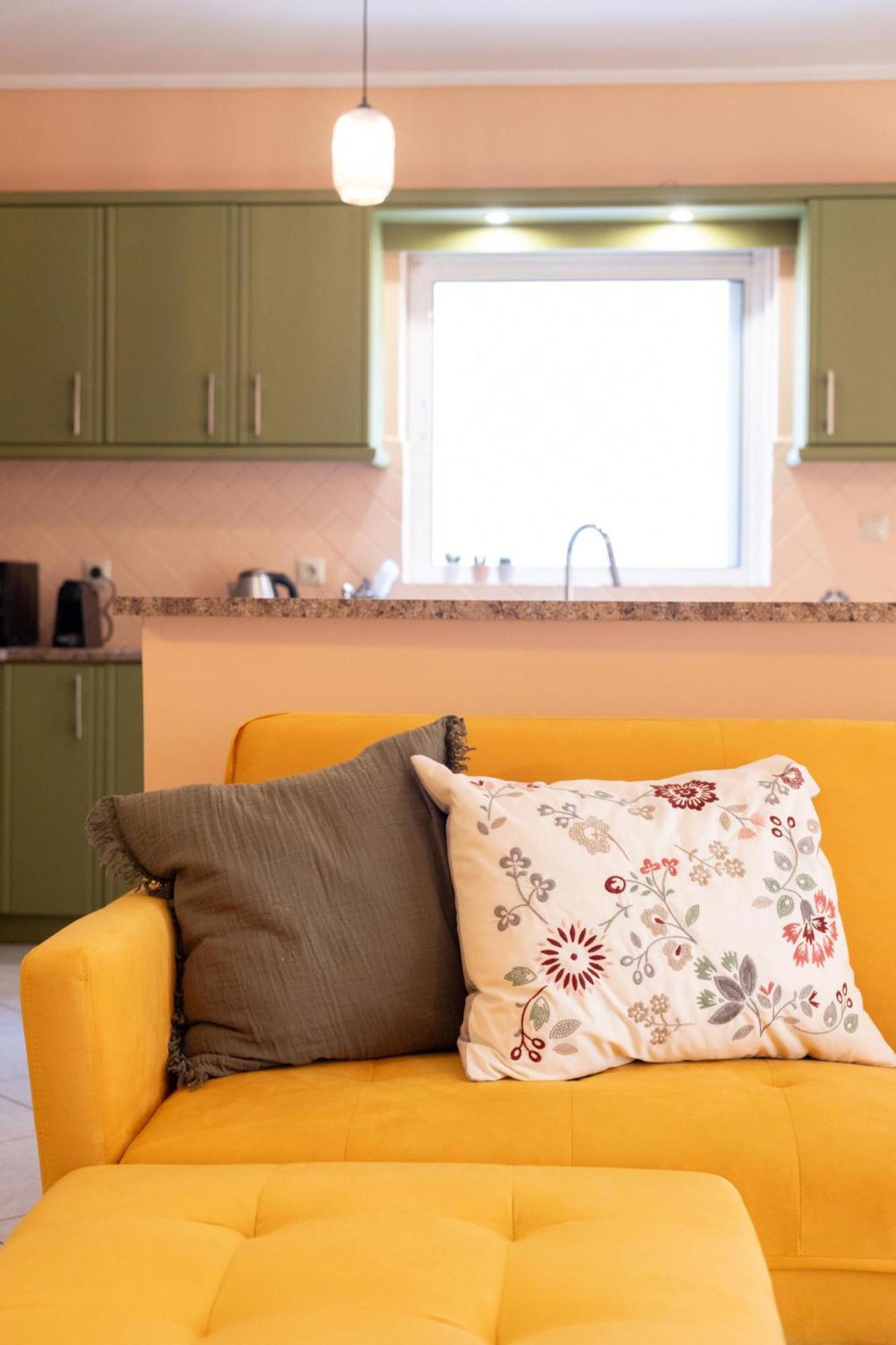 Luxury And Spacious Apt For 6 Guests أثينا المظهر الخارجي الصورة