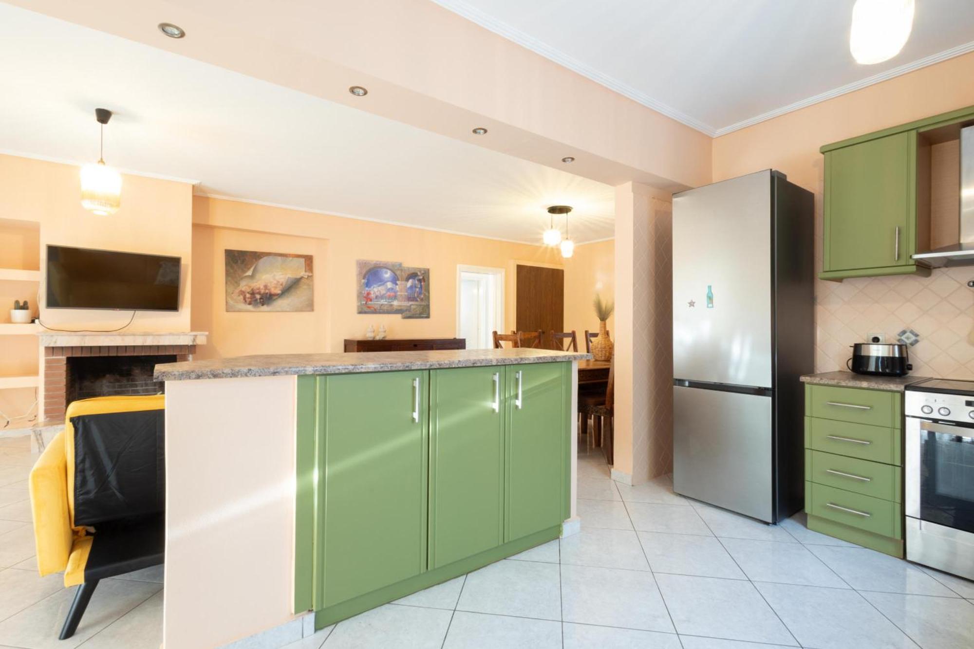Luxury And Spacious Apt For 6 Guests أثينا المظهر الخارجي الصورة