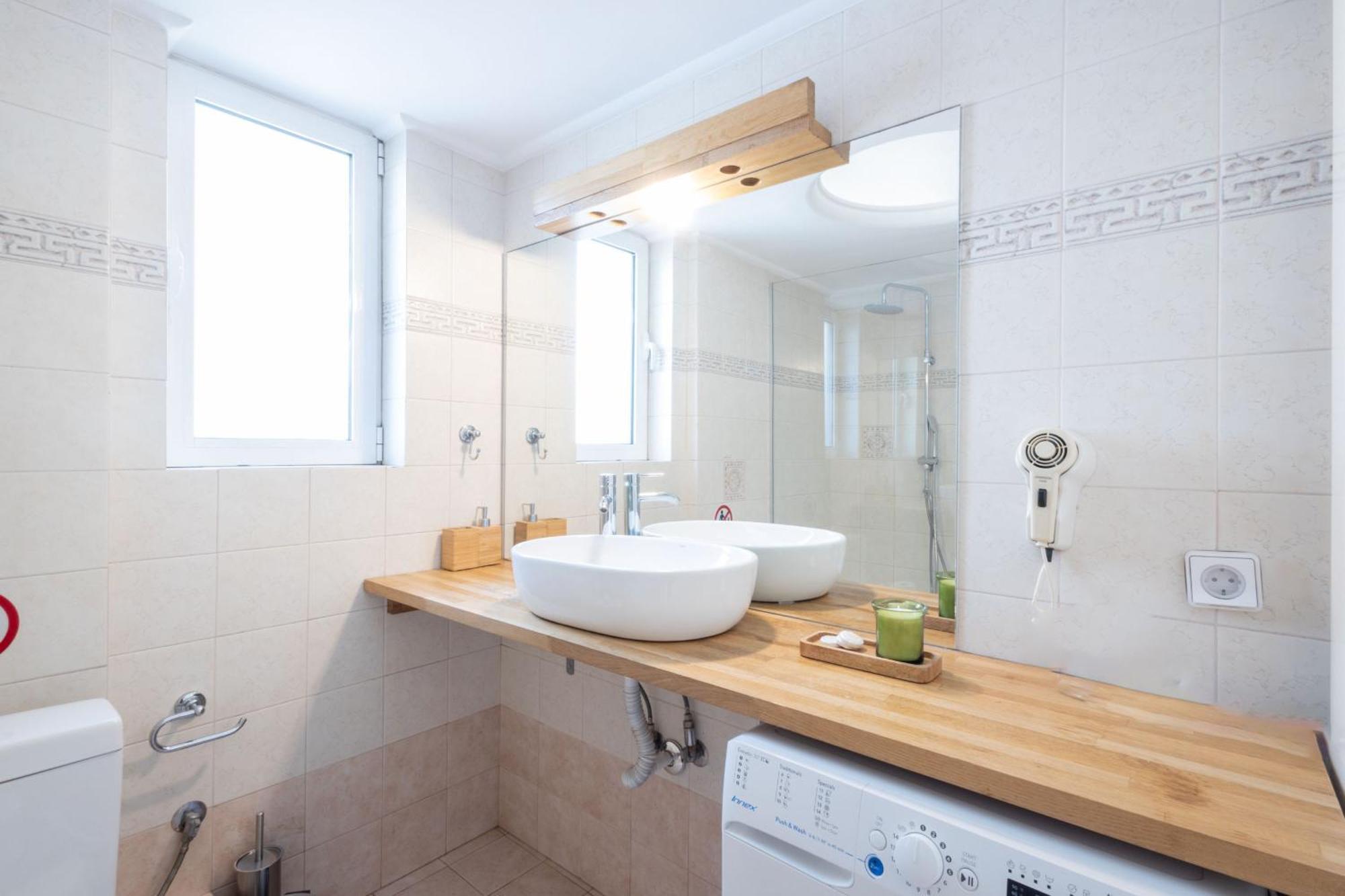 Luxury And Spacious Apt For 6 Guests أثينا المظهر الخارجي الصورة