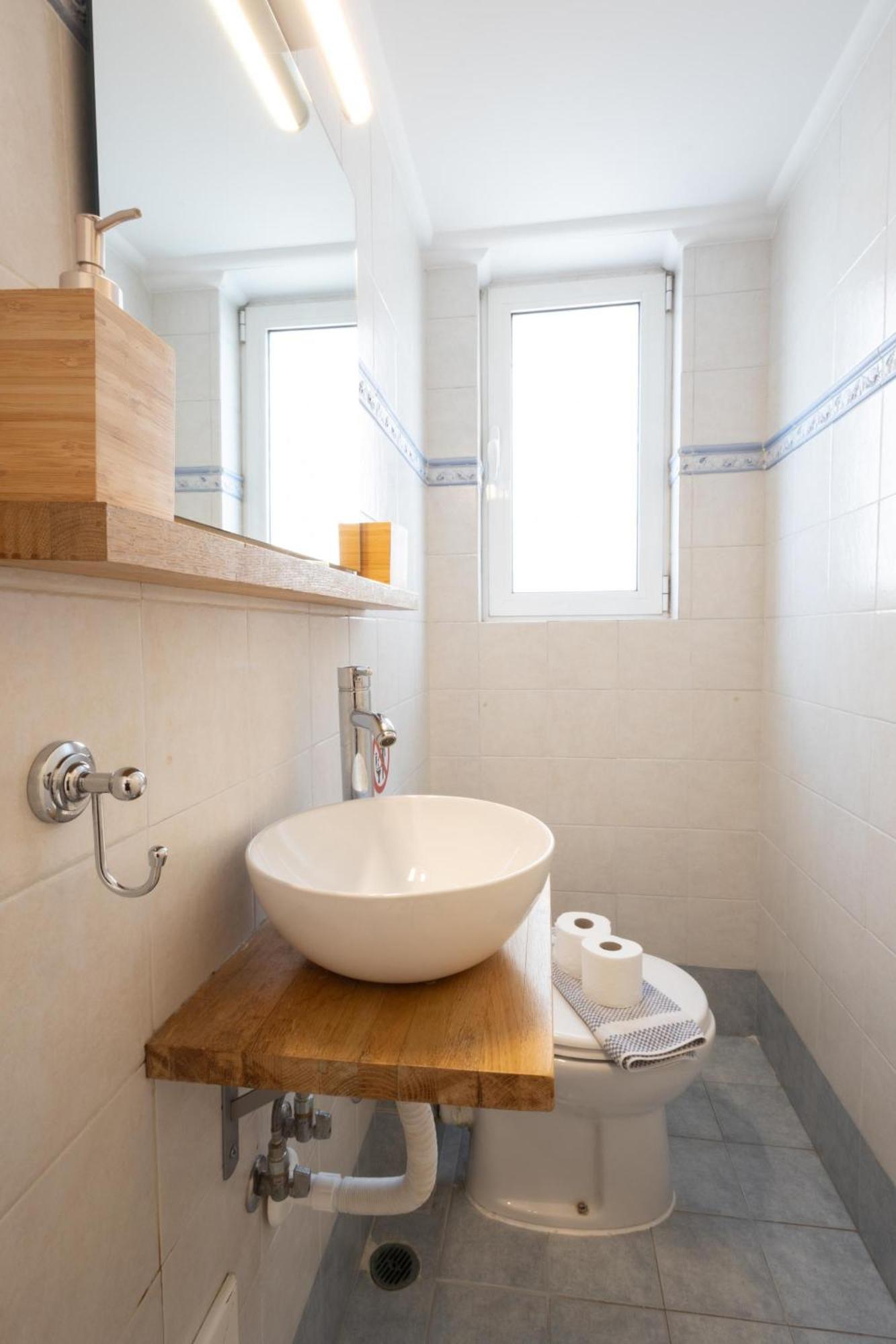 Luxury And Spacious Apt For 6 Guests أثينا المظهر الخارجي الصورة